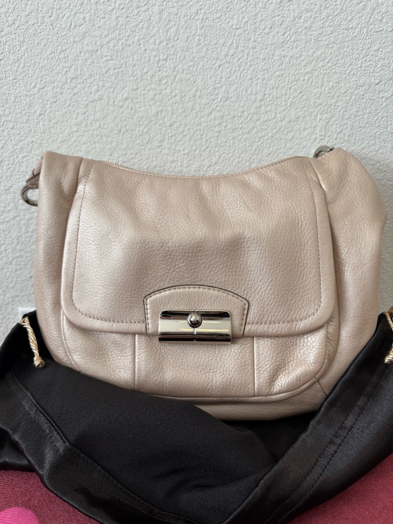 Coach Soft Pebbled Leather Hobo Shoulder Bag Beige Nude F22306